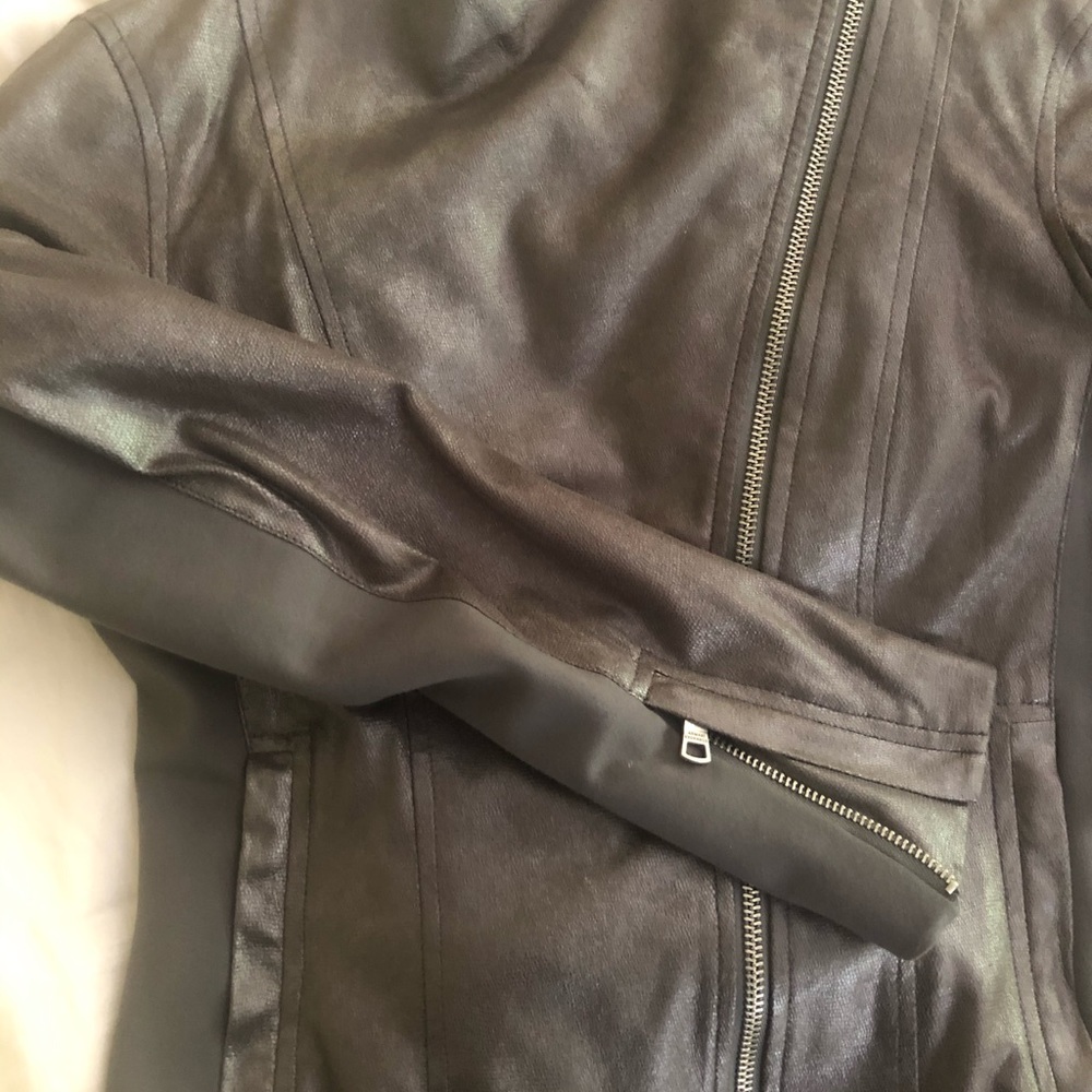 Jacket - Picture 5 of 5